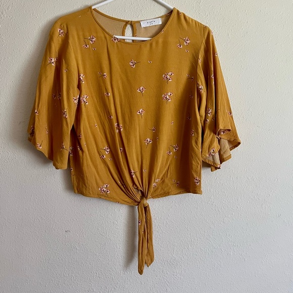 Floral tie front top - Picture 2 of 7